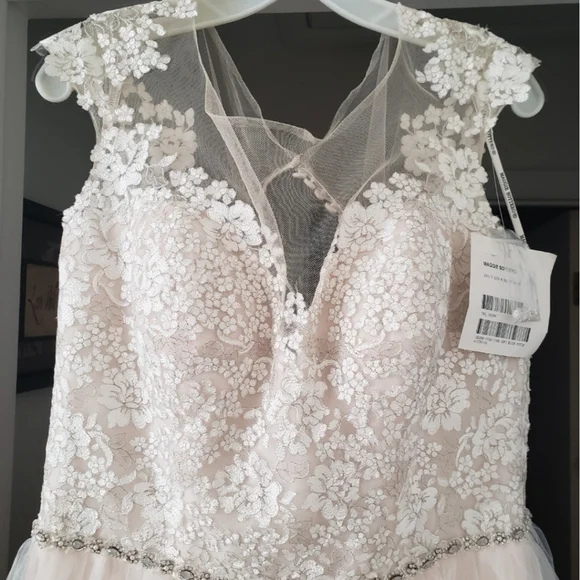 New Maggie Sottero Wedding Dress style 7MS888 Size 16